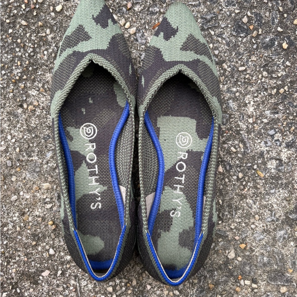 $30 Rothy's Green and Black Flats Comfortable Slip-On Loafers